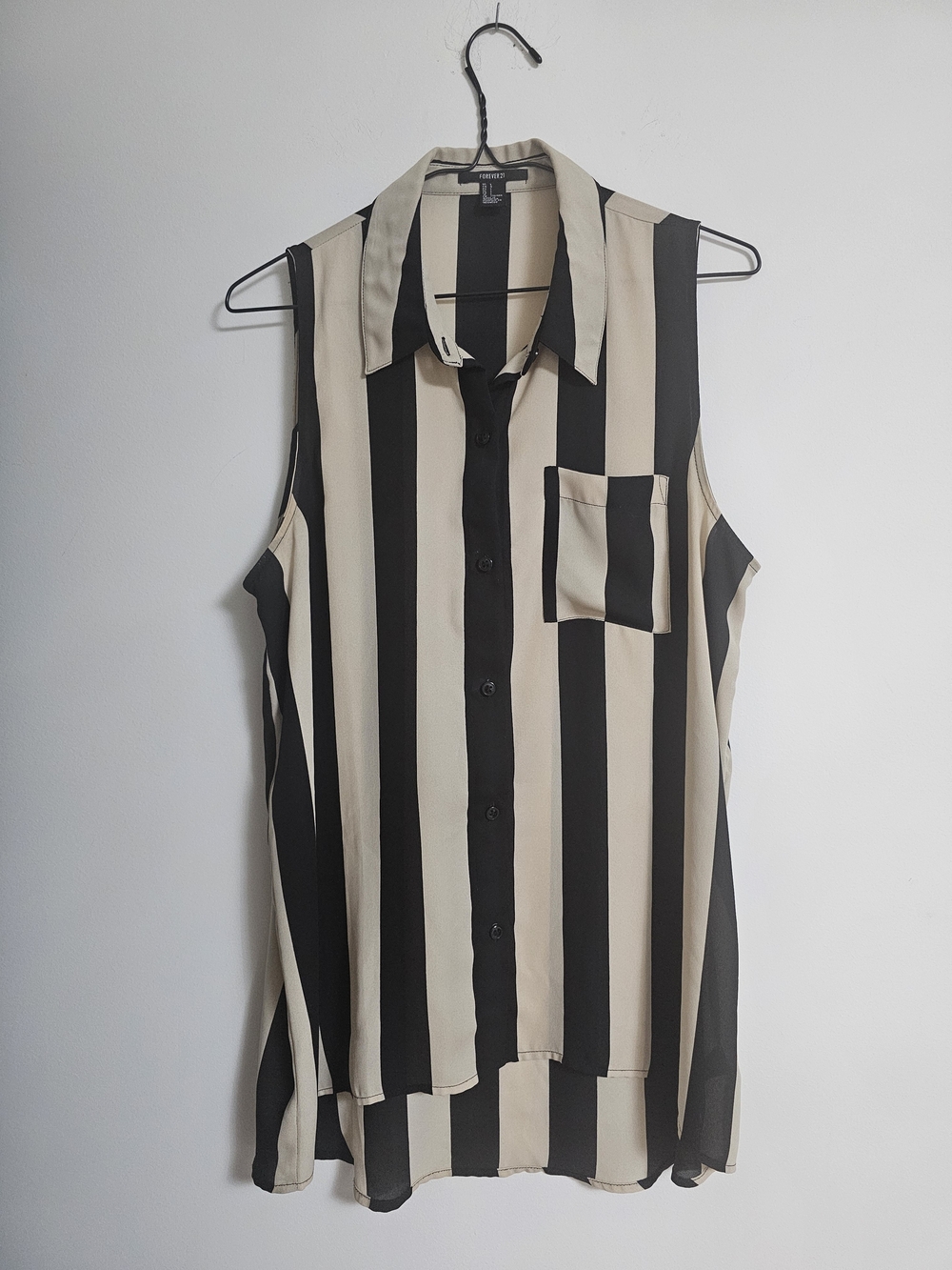 Forever 21 Black & Cream Vertical Stripe Sleeveless Button-Up Top